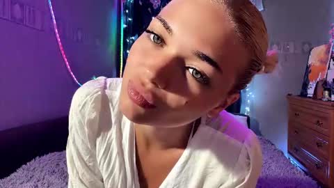 Stacy online show from August 2026 10:23:02 PM