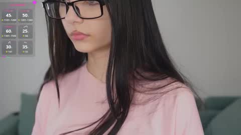 Snapshot of suzannetoye chatting on December 2025 05:29:01 PM Sena online show from December 2025 05:29:01 PM