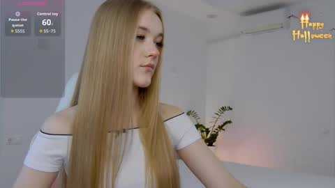 Snapshot of suzipons chatting on October 2025 01:12:01 PM Suzi online show from October 2025 01:12:01 PM