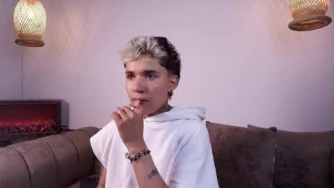 suzuwolf_dim online show from November 2025 06:57:01 AM