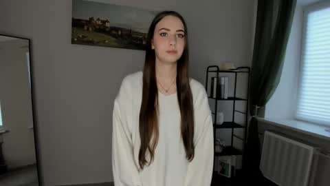 Snapshot of suzy_pictures_ chatting on December 2025 07:57:02 AM Sabrina online show from December 2025 07:57:02 AM