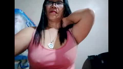 Snapshot of suzzie_hot chatting on December 2024 10:59:01 AM suzzie_hot online show from December 2024 10:59:01 AM