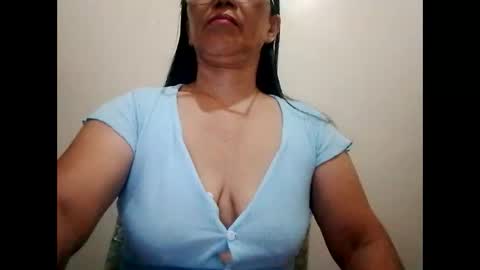 Snapshot of suzzie_hot chatting on February 2025 06:52:01 PM suzzie_hot online show from February 2025 06:52:01 PM
