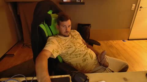 Snapshot of swaicy1990 chatting on October 2025 08:18:02 PM swaicy1990 online show from October 2025 08:18:02 PM