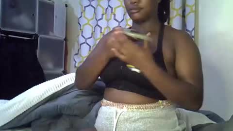 Snapshot of sweat_passtion chatting on May 2026 09:11:02 PM Tasha online show from May 2026 09:11:02 PM