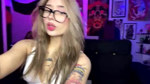 Snapshot of sweeetbabyy22 chatting on December 2025 08:19:02 AM Valeria online show from December 2025 08:19:02 AM