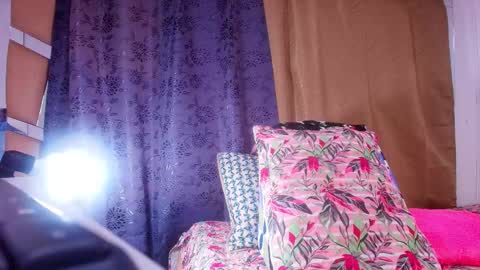 Debora  online show from October 2025 11:53:01 AM