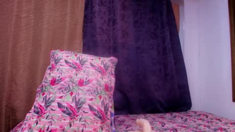 Debora  online show from November 2025 11:56:02 AM