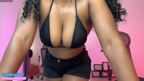 Snapshot of sweer_oshun chatting on September 2025 04:29:02 PM Evangeline online show from September 2025 04:29:02 PM