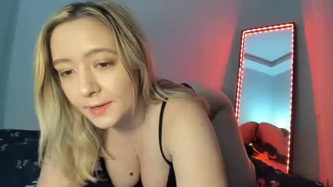 Snapshot of sweet4you1992 chatting on October 2025 08:24:02 AM Anne Marie online show from October 2025 08:24:02 AM