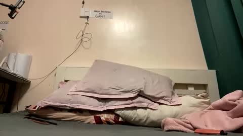 sweet7061 online show from December 2025 05:31:02 PM