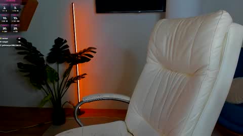 Snapshot of sweet__amily chatting on November 2025 01:33:02 PM Sweet Amily online show from November 2025 01:33:02 PM