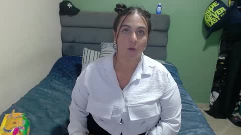 Nikol online show from February 2025 10:48:01 PM