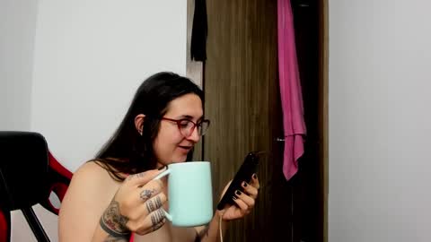 Snapshot of sweet__suck69bitch chatting on December 2024 05:06:02 AM sweet__suck69bitch online show from December 2024 05:06:02 AM