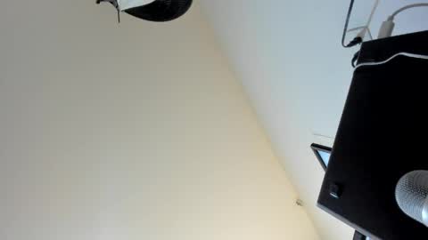Vanessa online show from May 2026 11:32:02 PM