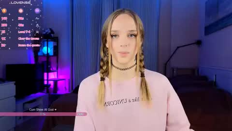 Snapshot of sweet_ali3s chatting on October 2025 03:32:01 PM Call me Alis online show from October 2025 03:32:01 PM