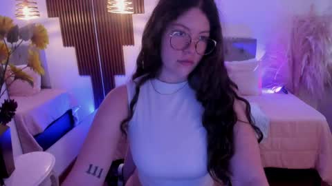Snapshot of sweet_alicee__ chatting on May 2026 07:22:02 PM Alice online show from May 2026 07:22:02 PM