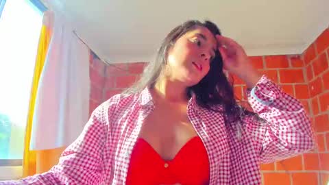 sweet and hot alaia online show from October 2025 09:25:01 PM