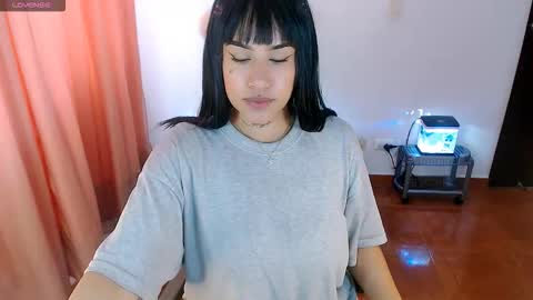 Stephanie online show from November 2025 07:24:01 PM