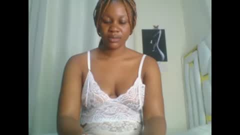 Snapshot of sweet_blackgal chatting on December 2024 01:14:01 AM Lavie online show from December 2024 01:14:01 AM