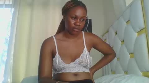 Snapshot of sweet_blackgal chatting on December 2024 09:43:02 AM Lavie online show from December 2024 09:43:02 AM