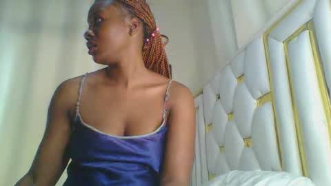 Snapshot of sweet_blackgal chatting on December 2024 06:22:02 AM Lavie online show from December 2024 06:22:02 AM