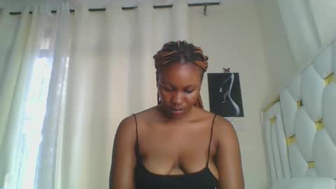Snapshot of sweet_blackgal chatting on December 2024 05:07:01 AM Lavie online show from December 2024 05:07:01 AM