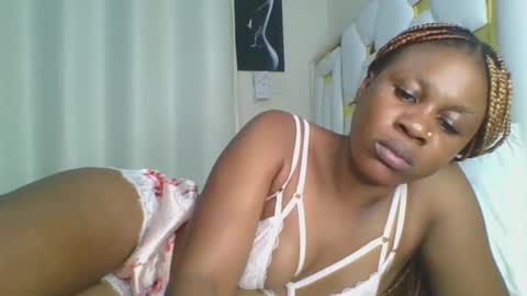 Snapshot of sweet_blackgal chatting on December 2024 12:11:01 AM Lavie online show from December 2024 12:11:01 AM