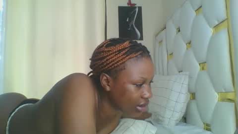 Snapshot of sweet_blackgal chatting on January 2025 11:12:02 AM Lavie online show from January 2025 11:12:02 AM