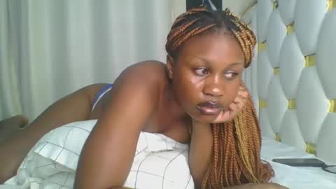 Snapshot of sweet_blackgal chatting on January 2025 09:04:02 PM Lavie online show from January 2025 09:04:02 PM