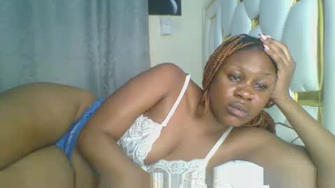 Snapshot of sweet_blackgal chatting on January 2025 05:11:01 AM Lavie online show from January 2025 05:11:01 AM