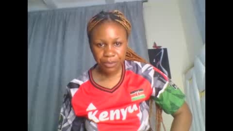 Snapshot of sweet_blackgal chatting on January 2025 02:11:02 AM Lavie online show from January 2025 02:11:02 AM