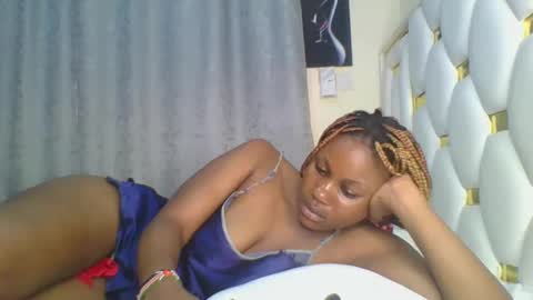 Snapshot of sweet_blackgal chatting on January 2025 05:15:02 AM Lavie online show from January 2025 05:15:02 AM