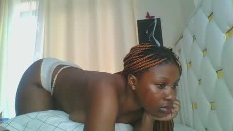 Snapshot of sweet_blackgal chatting on January 2025 06:22:01 AM Lavie online show from January 2025 06:22:01 AM