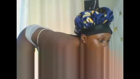 Snapshot of sweet_blackgal chatting on January 2025 10:30:01 AM Lavie online show from January 2025 10:30:01 AM