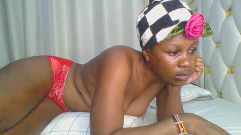 Snapshot of sweet_blackgal chatting on January 2025 12:38:01 AM Lavie online show from January 2025 12:38:01 AM