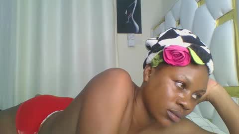 Snapshot of sweet_blackgal chatting on January 2025 03:41:02 AM Lavie online show from January 2025 03:41:02 AM