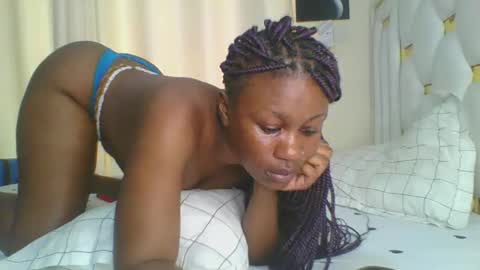 Snapshot of sweet_blackgal chatting on January 2025 05:23:02 AM Lavie online show from January 2025 05:23:02 AM