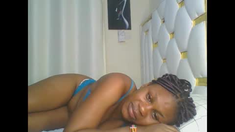 Snapshot of sweet_blackgal chatting on January 2025 12:57:02 AM Lavie online show from January 2025 12:57:02 AM