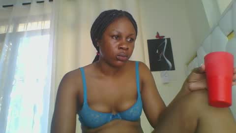 Snapshot of sweet_blackgal chatting on January 2025 08:36:01 AM Lavie online show from January 2025 08:36:01 AM