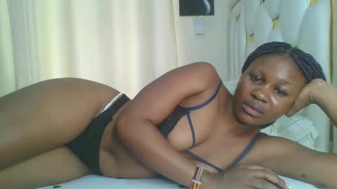Snapshot of sweet_blackgal chatting on January 2025 06:12:01 AM Lavie online show from January 2025 06:12:01 AM
