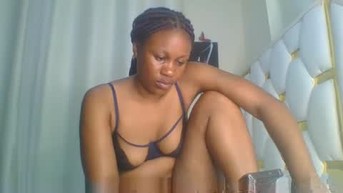 Snapshot of sweet_blackgal chatting on January 2025 09:37:01 PM Lavie online show from January 2025 09:37:01 PM