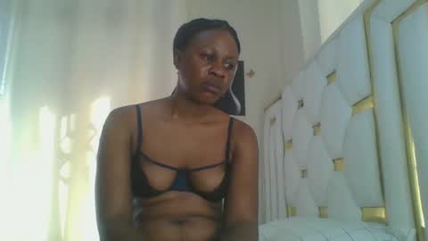 Snapshot of sweet_blackgal chatting on February 2025 12:39:02 PM Lavie online show from February 2025 12:39:02 PM