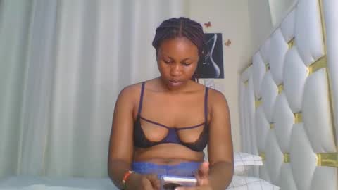 Snapshot of sweet_blackgal chatting on February 2025 11:04:02 PM Lavie online show from February 2025 11:04:02 PM