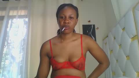 Snapshot of sweet_blackgal chatting on February 2025 05:05:01 AM Lavie online show from February 2025 05:05:01 AM