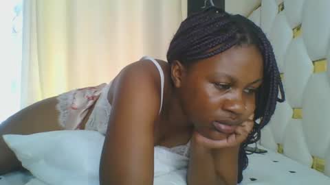 Snapshot of sweet_blackgal chatting on February 2025 10:56:02 AM Lavie online show from February 2025 10:56:02 AM