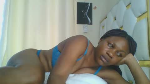 Snapshot of sweet_blackgal chatting on February 2025 10:05:02 AM Lavie online show from February 2025 10:05:02 AM