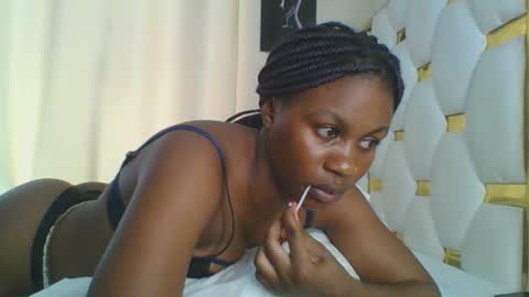 Snapshot of sweet_blackgal chatting on February 2025 09:55:02 AM Lavie online show from February 2025 09:55:02 AM
