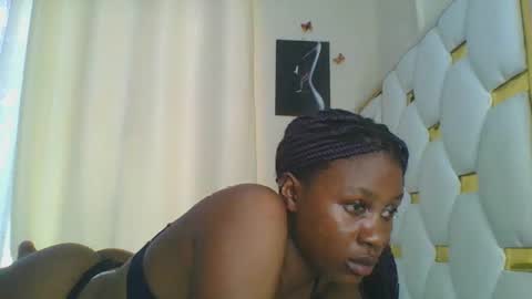 Snapshot of sweet_blackgal chatting on February 2025 10:15:02 AM Lavie online show from February 2025 10:15:02 AM