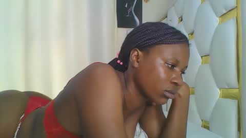 Snapshot of sweet_blackgal chatting on March 2025 02:13:01 PM Lavie online show from March 2025 02:13:01 PM